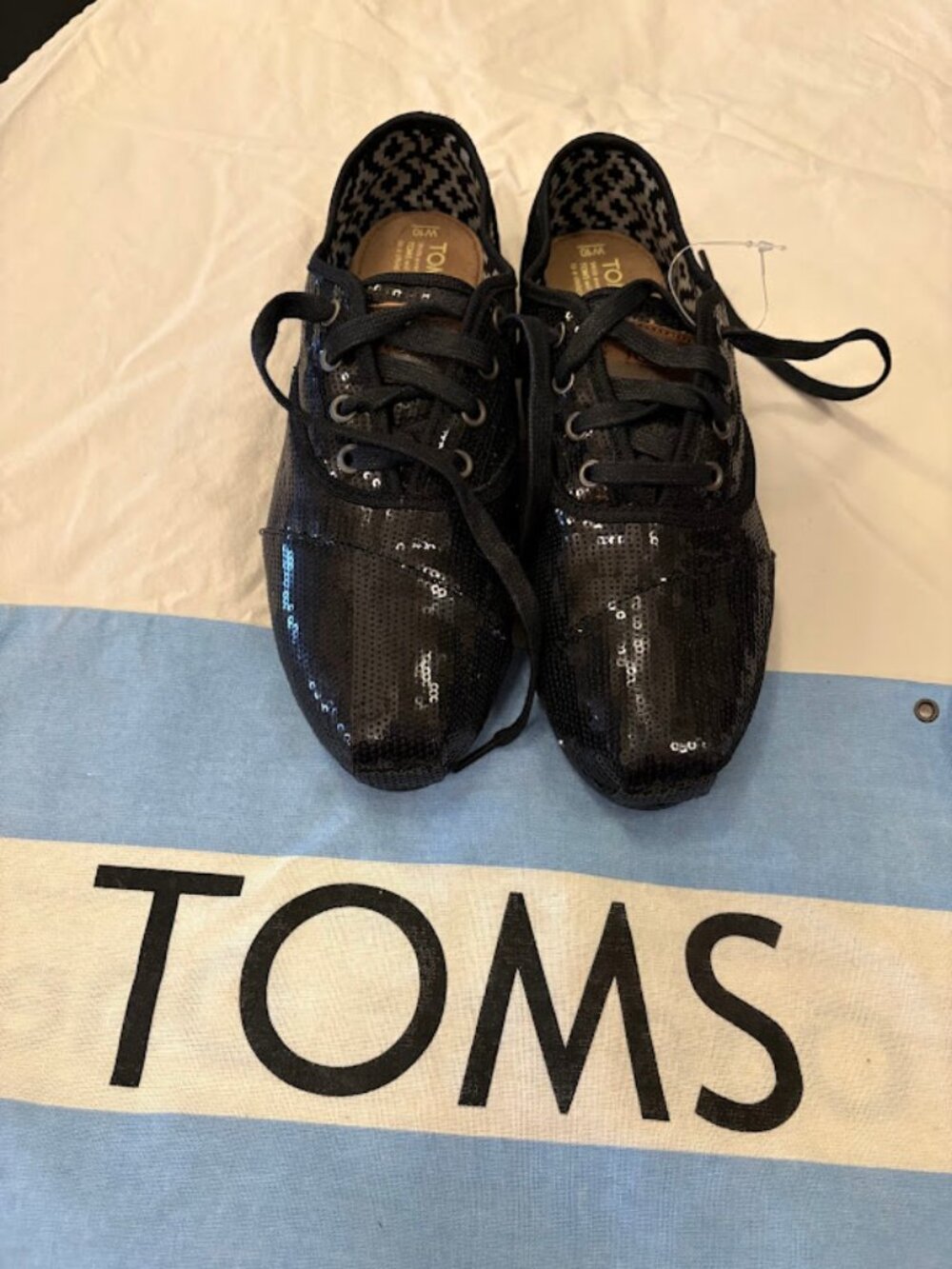 Toms black lace-up sequined Oxford shoes. Size 10.